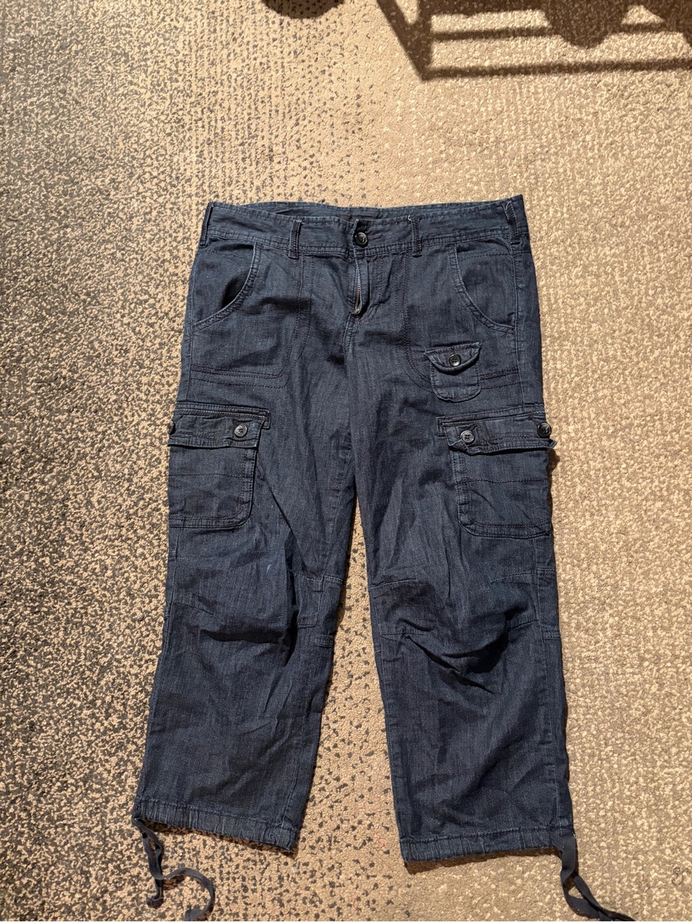 Calvin Klein jeans low rise cargo capris pants
